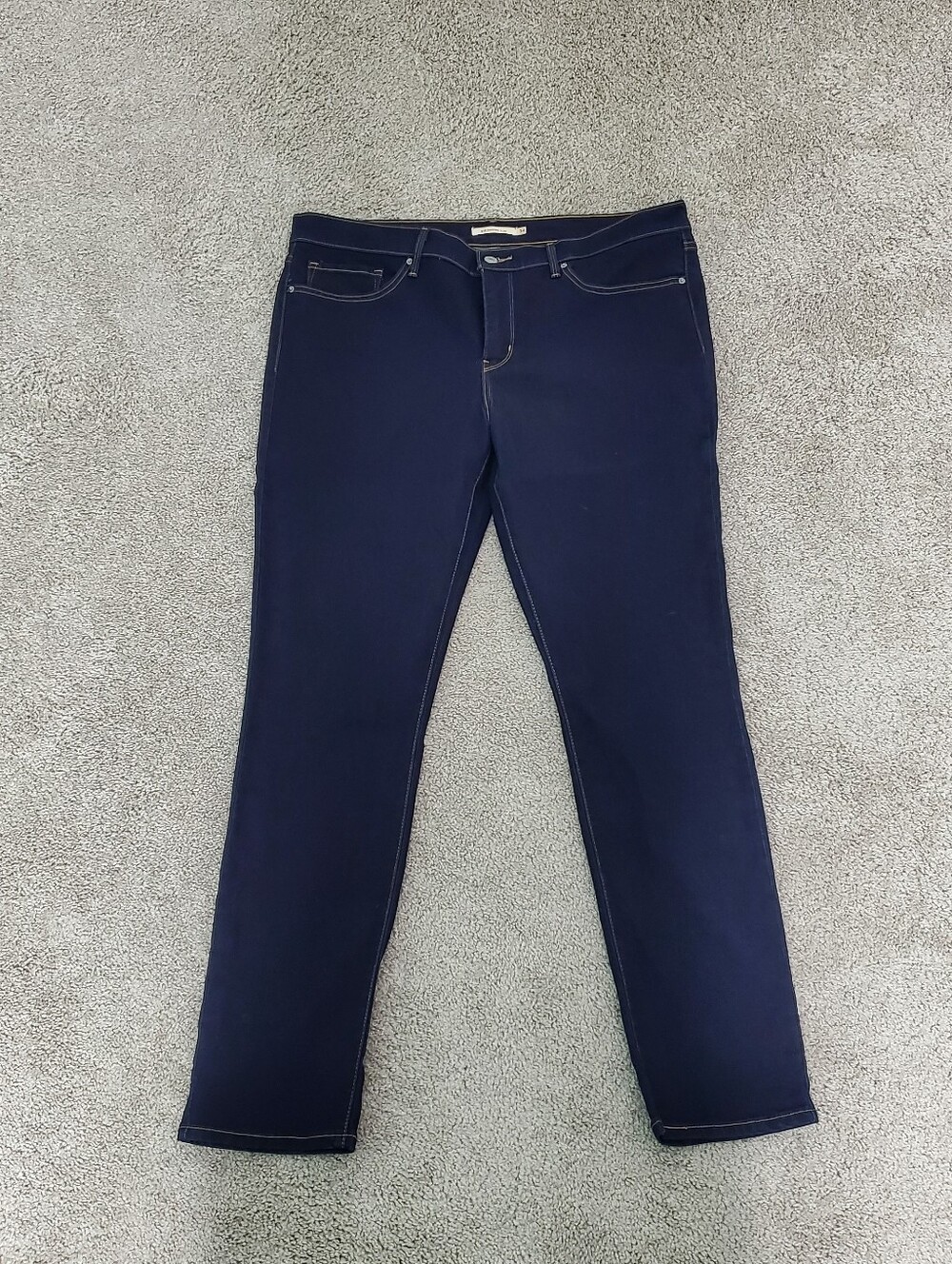 Levi's Women's 312 Shaping Slim Jeans, Blue (Size 34) - Picture 10 of 10